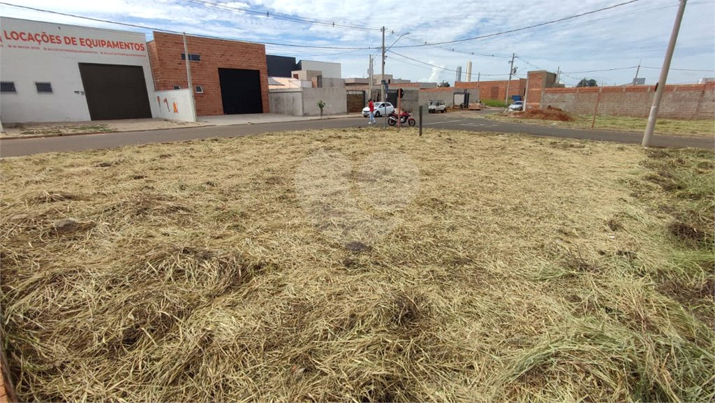 Terreno à Venda em São Carlos, no bairro Jardim Embaré