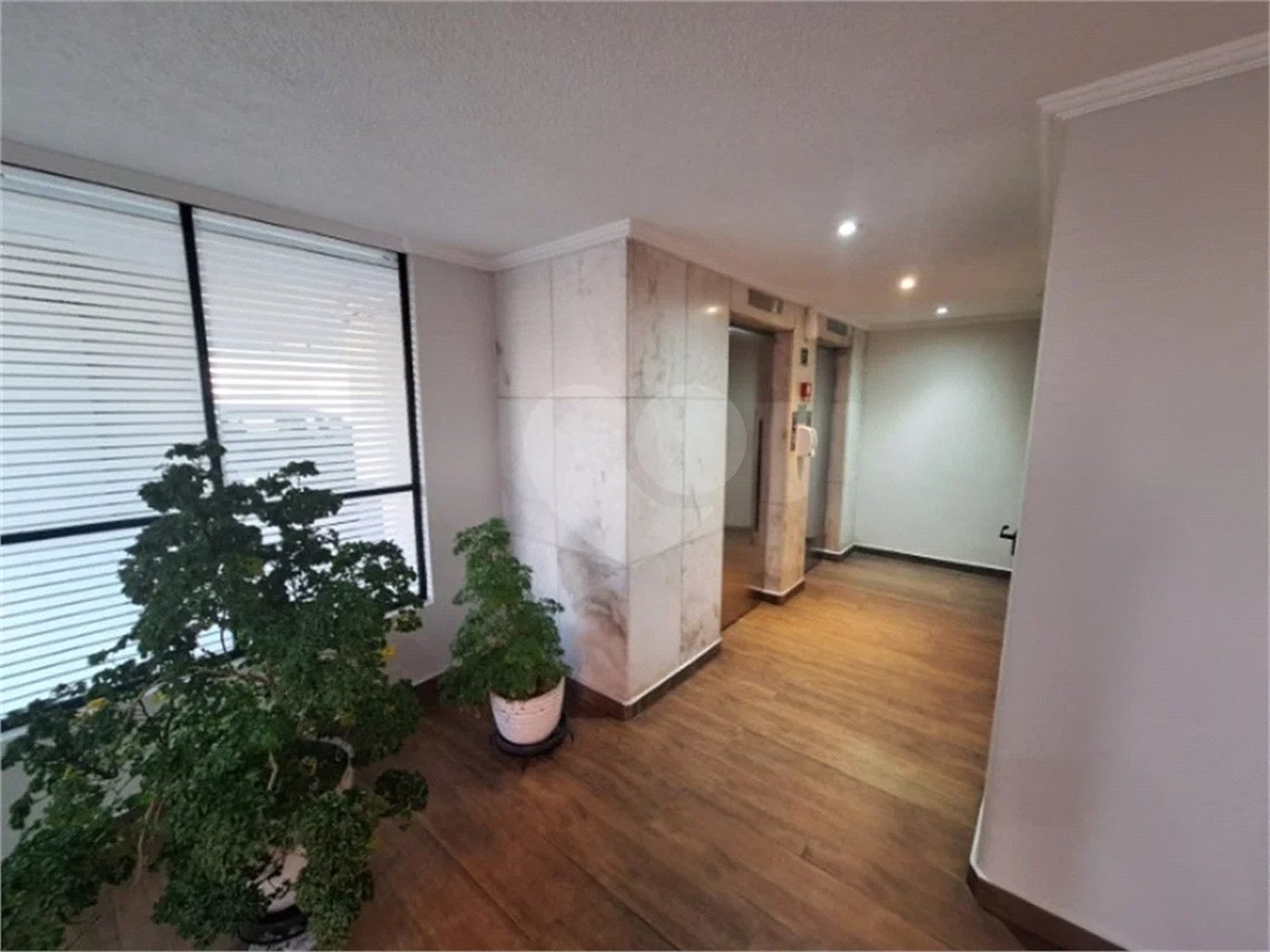 Apartamento totalmente mobiliado com 2 dormitórios, 1 vaga