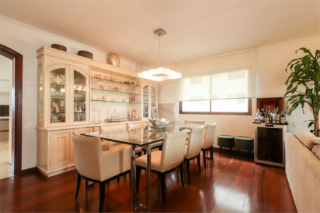 Apartamento à venda com 4 quartos, sendo 3 suítes, em Campo Belo, São Paulo, SP