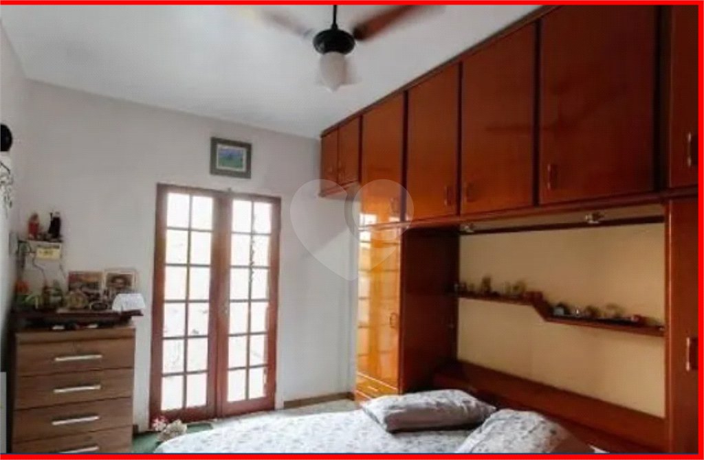 Sobrado com 3 Quartos e 4 banheiros à Venda, Venha fazer uma visita.