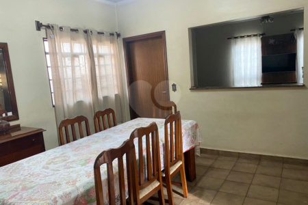 Casa à Venda com Excelente Potencial Comercial – Avenida José Pereira Lopes, São Carlos
