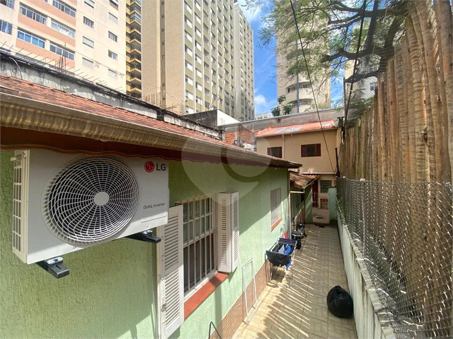 Terreno 10 X 30m,ideal para construtor, com casa principal, mais 3 casas no mesmo terreno e gerando renda, em Perdizes - São Paulo