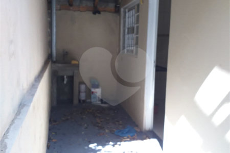 Casa térrea para venda, na cidade de Araraquara/SP.