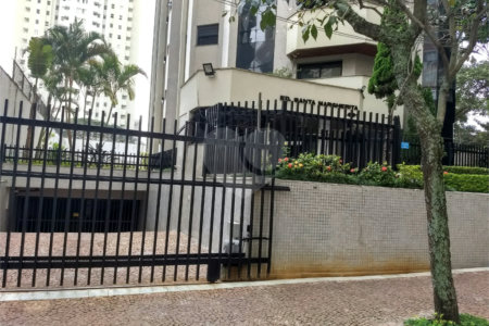 APARTAMENTO ALTO PADRÃO NA ACLIMAÇÃO A 36% ABAIXO DO VALOR DE MERCADO.