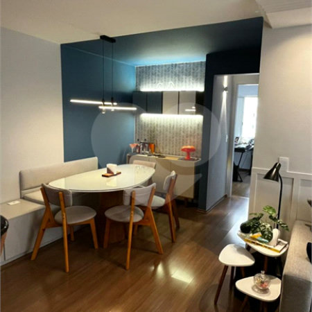 Apartamento à venda na Vila Mariana, reformado,com 71m² com 2 dormitórios e 1 vaga,Aceita e estuda Permuta ( sujeito a avaliação).