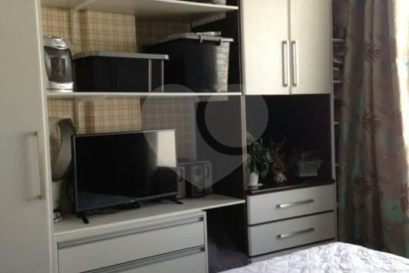Apartamento à venda na Santa Cecília.