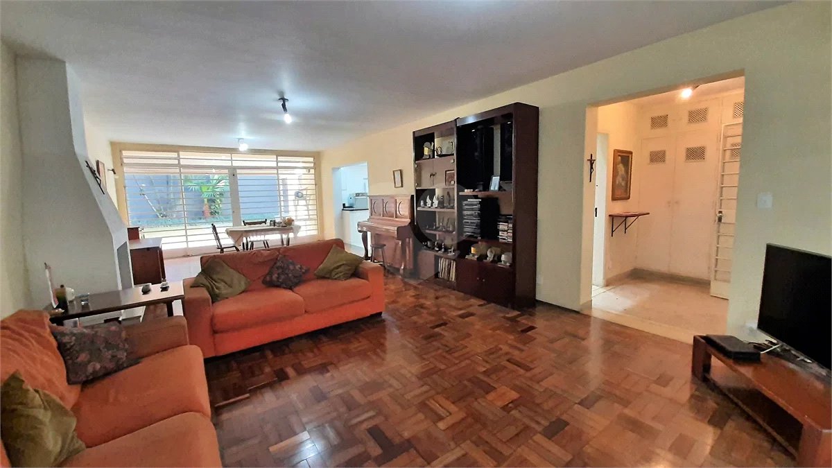 Sobrado à venda ou para alugar com 3 quartos, sendo 2 suítes, em Brooklin, São Paulo, SP