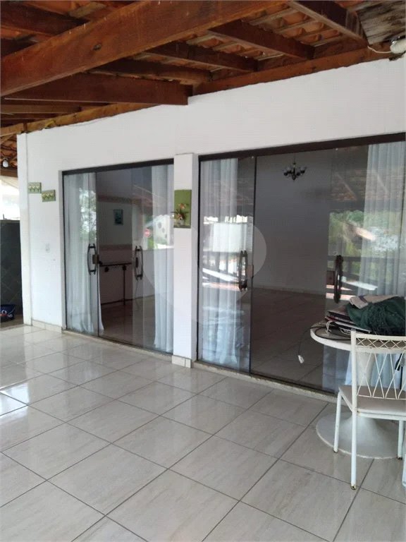 Casa com 3 dormitórios para locação, 222 m² - Vila Borghesi - São Roque/SP