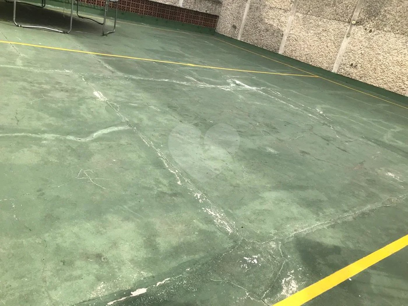 Espaço e Segurança no Bom Retiro: Apartamento de 100 m² com Infraestrutura Completa
