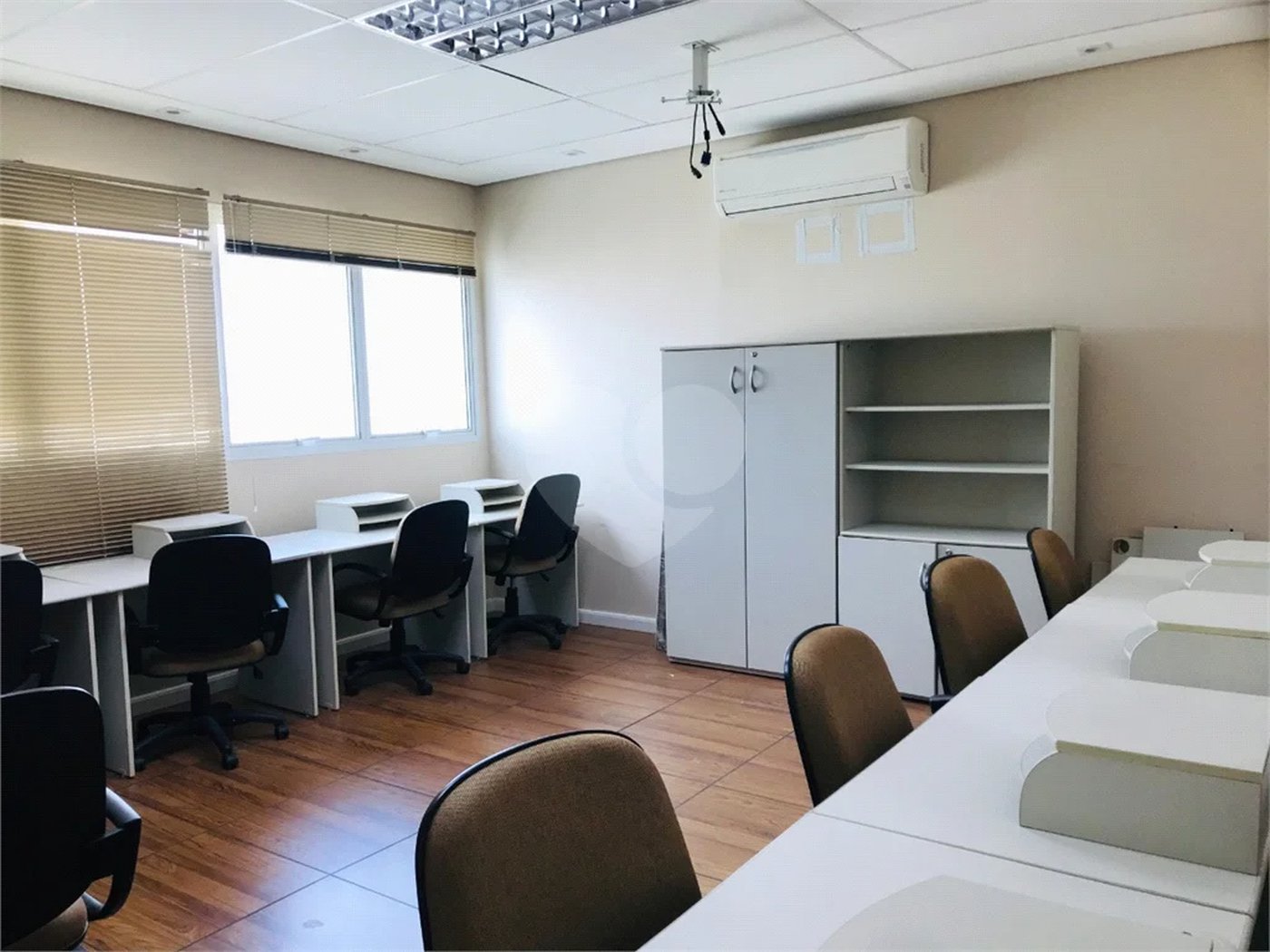 OPORTUNIDADE DOMO BUSINESS - MOBILIADA E PRONTA P/ USO!