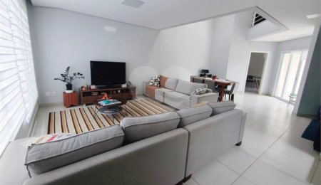 Casa à venda com 3 suítes no condomínio Piemonte, Vinhedo - SP