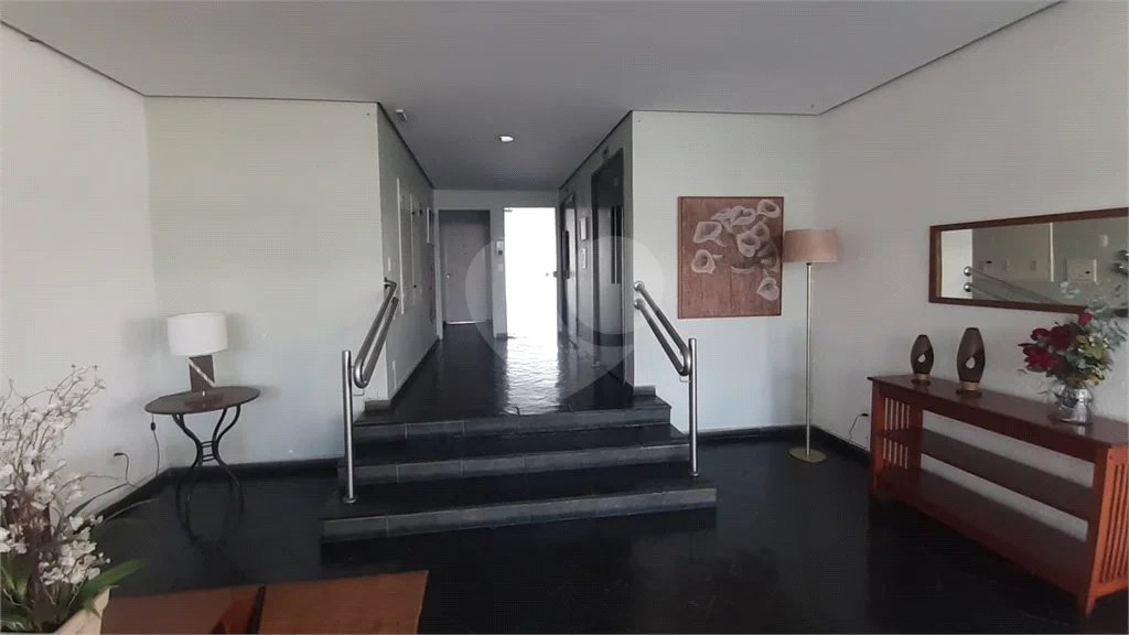 Apartamento de 1 quarto, no térreo, com garagem, para locação no Cambuci