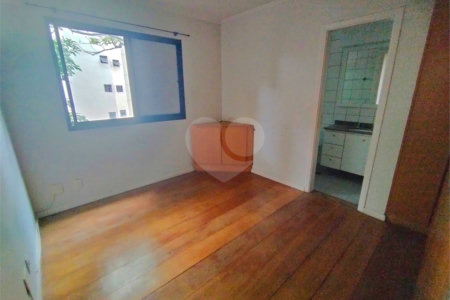 Apartamento na Saúde - 2 quartos com 1 suíte, varanda e 2 vagas
