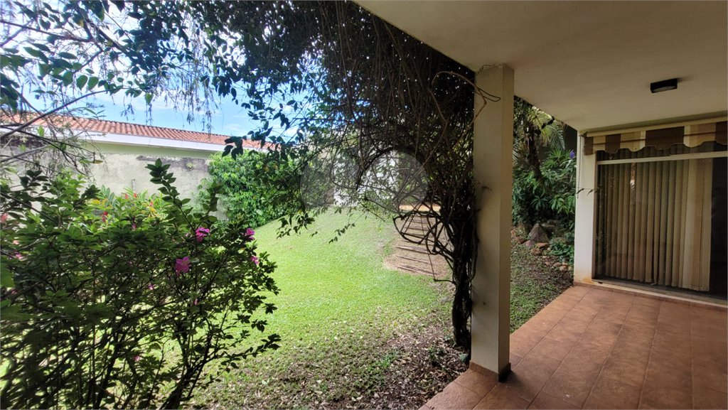 Casa à Venda . Aceita Permuta por Apto. ou Casa ,em Condomínio na Cidade São Paulo ou Bauru.