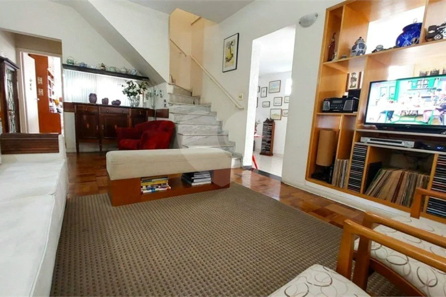 Casa à venda com 3 quartos, sendo 1 suíte,  em Vila Paulista, São Paulo, SP