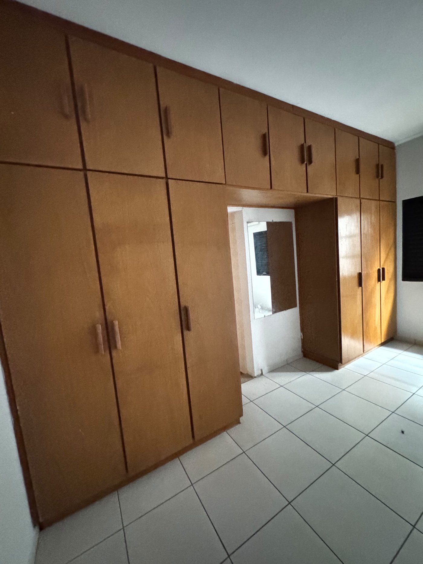 Casa para alugar com 3 quartos, sendo 1 suíte,  em Santos Dumont, Três Lagoas, MS