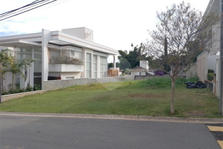 Terreno à venda em Valinhos -SP