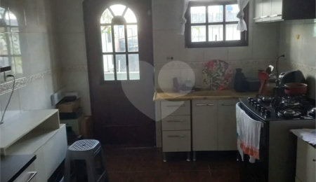 Casa à venda com 6 quartos, sendo 1 suíte, em Itaim Paulista, São Paulo, SP