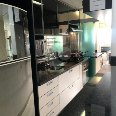 O Seu Apartamento Exclusivo: 74 m² Reformados ao Lado do Ibirapuera!