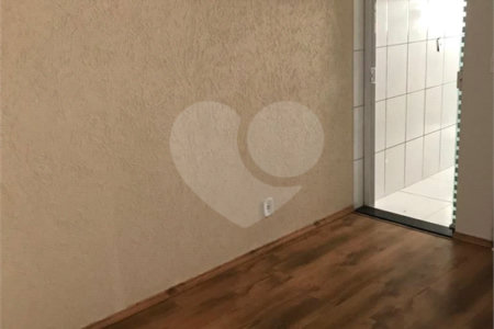 Apartamento para venda no Edifício Residencial dos Ipês II em Araraquara/SP.