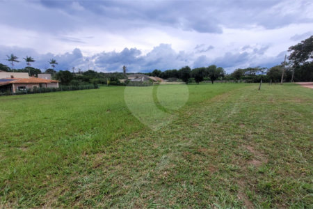 Loteamento Residencial no Condomínio Vila Pinhal do Broa.