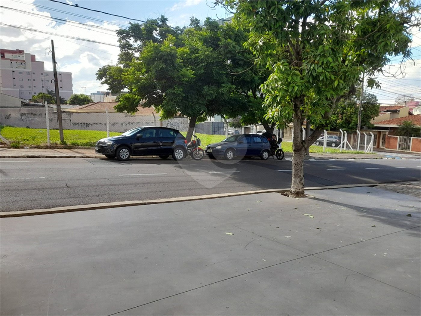 Imóvel Comercial na Rua Episcopal – Localização Estratégica em São Carlos