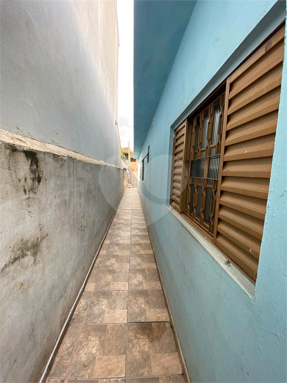 Casa Térrea com 2 dormitórios.