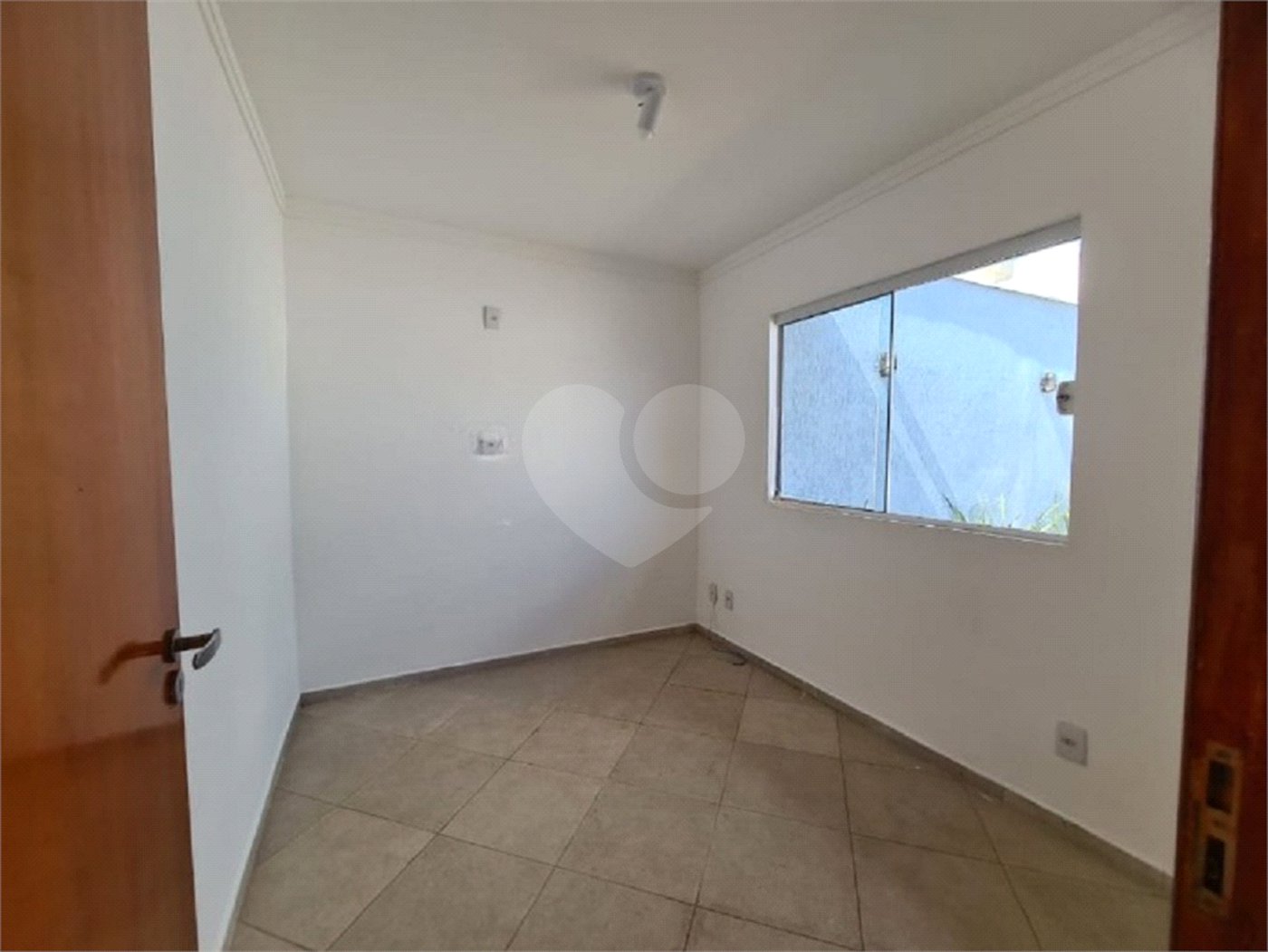 Casa à venda com 3 dormitórios, sendo 1 suite e ampla área de lazer no Jardim Brasil