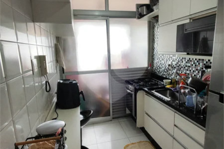 Apartamento com 49m², 2 quartos, 1 garagem, à venda em Itaquera