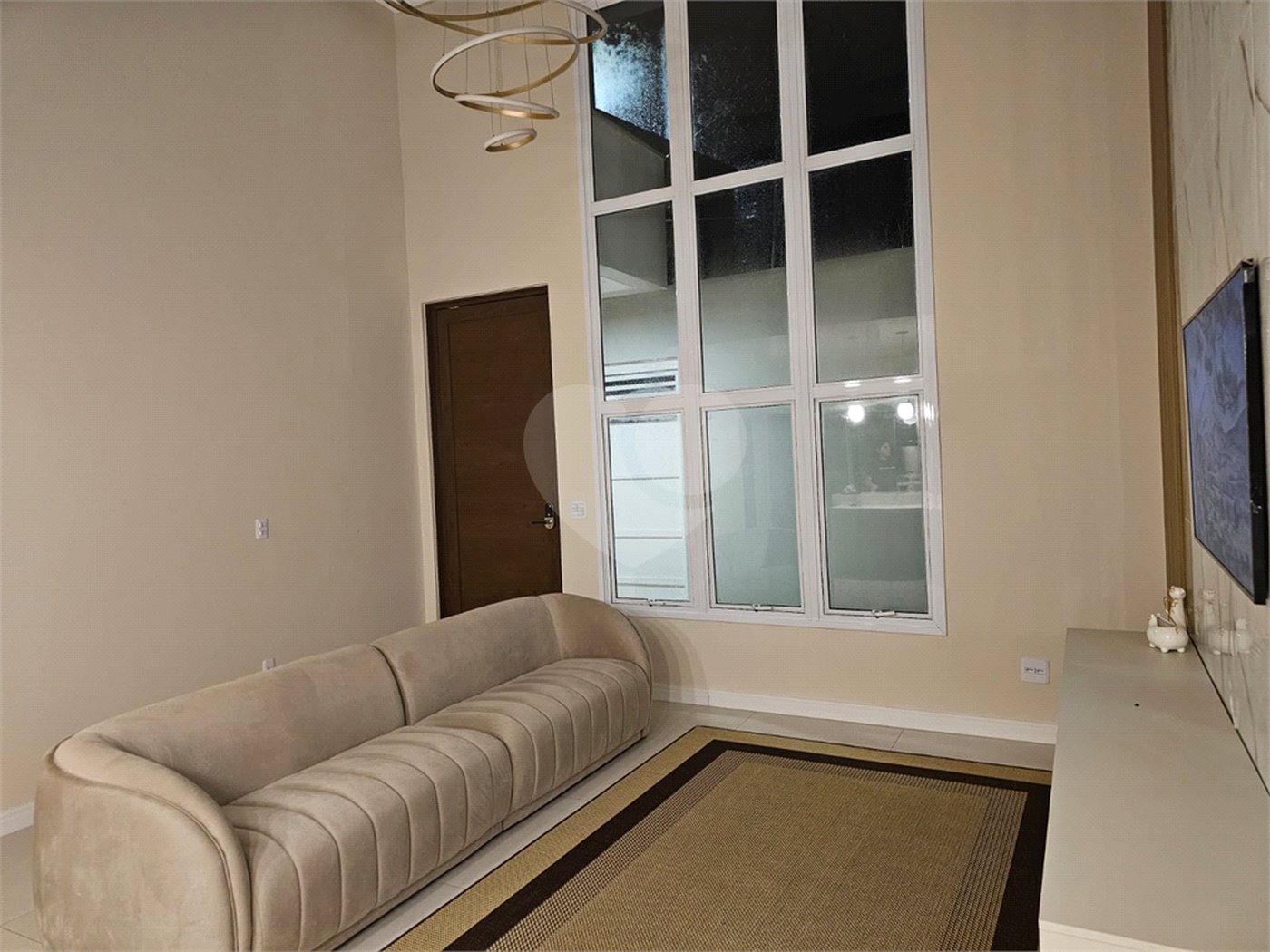 Casa à Venda no Arcoville - Completa e Confortável
