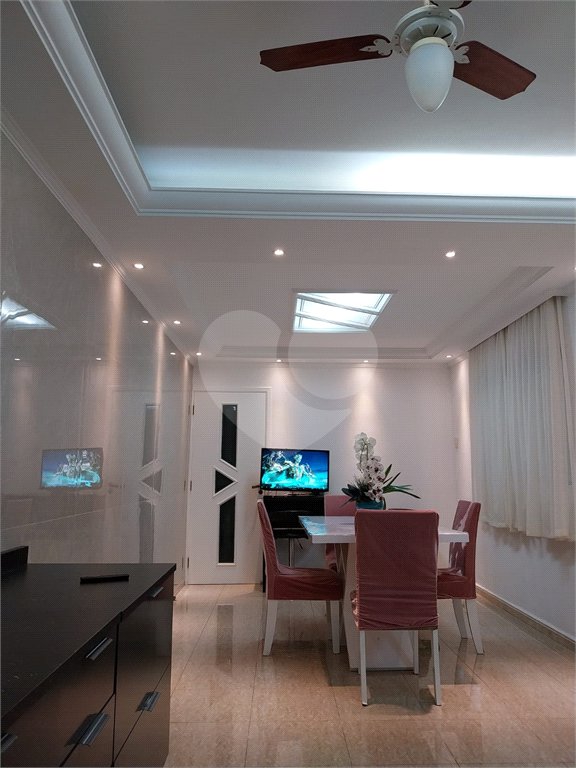 Casa com 324m², 4 dormitórios, sendo 1 suíte, 4 vagas, à venda no Jardim Las Vegas em Santo André.