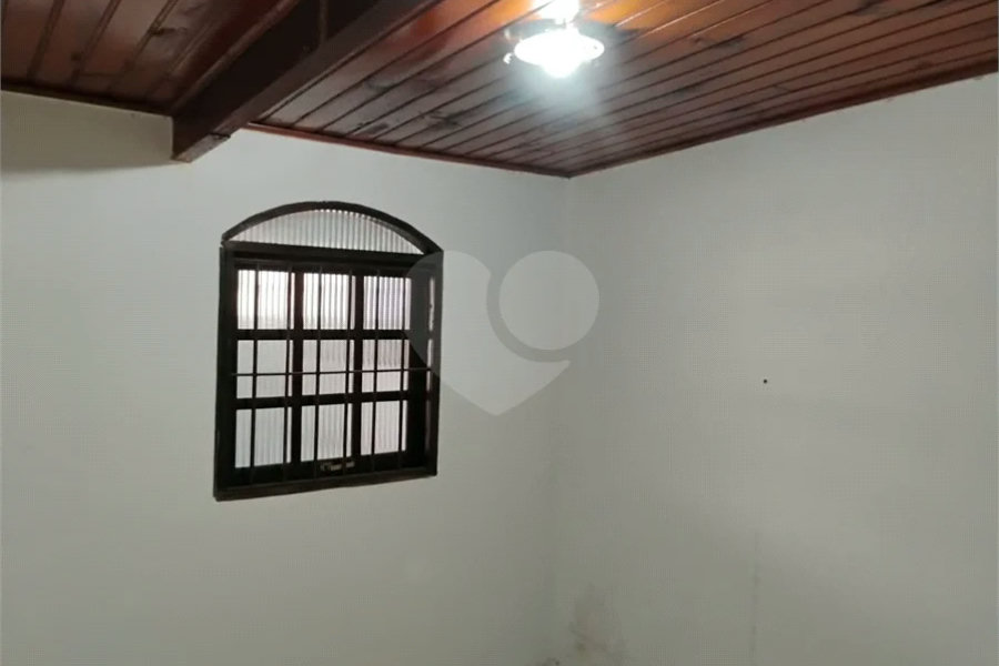 Vende-se sobrado de 3 andares na Vila Santa Catarina