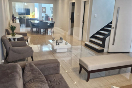 CASA NA ACLIMAÇÃO