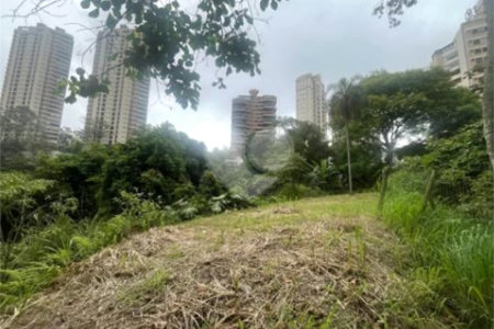 OPORTUNIDADE NO MORUMBI – TERRENO DE ESQUINA NO PANAMBY!