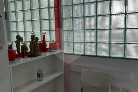 Sala com consultório odontológico à venda na Liberdade