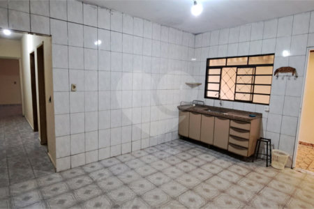 Casa ampla em bairro tranquilo – excelente oportunidade para morar ou investir!