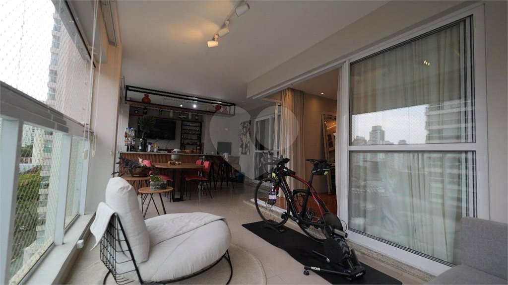Apartamento á venda - Vila Olímpia