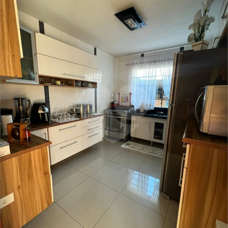 Casa residencial e comercial a venda com renda em Louveira-SP