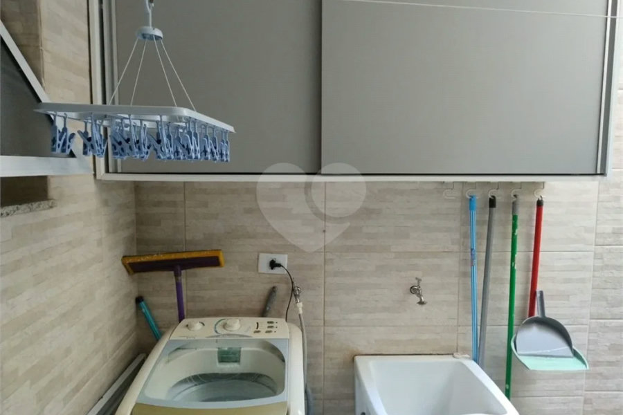 Vende-se Sobrado com 2 Suítes em Condomínio Fechado – Vila Ré