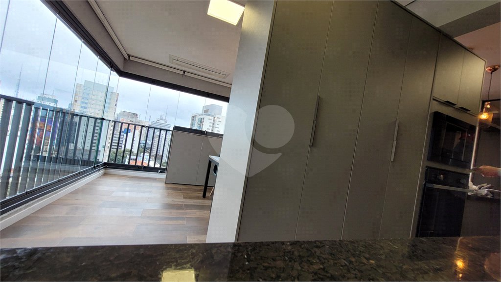 Apartamento de 2 quartos mobiliado à venda no Paraíso