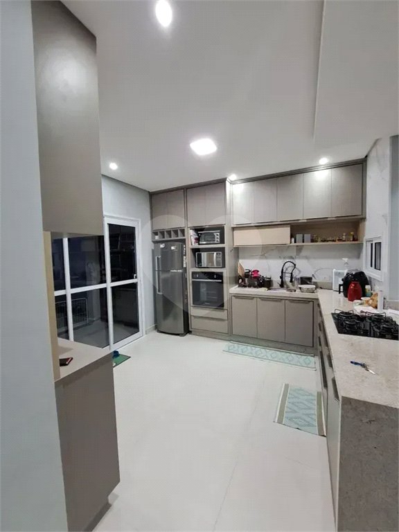 CASA A VENDA 163M², 3 DORMITORIOS,1 SUITE, 2 VAGAS - JARDIM DAS INDUSTRIAS - SÃO JOSÉ DOS CAMPOS/SP.