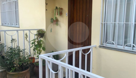 Casa à venda com 3 quartos, sendo 1 suíte, no condomínio Traituba, São Paulo - SP