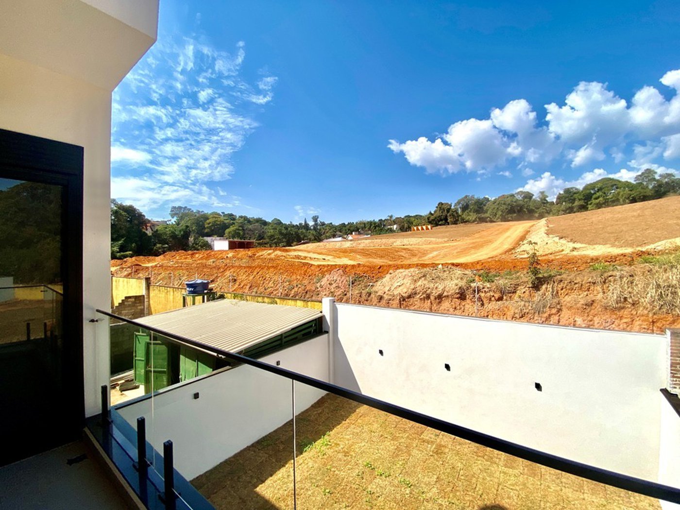 Casa à venda com 3 quartos, sendo 3 suítes, no condomínio Vila Giardino, Jundiaí - SP