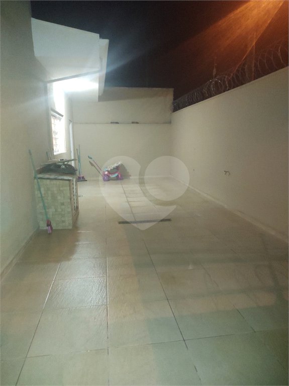 Casa térrea com 2 dormitórios.