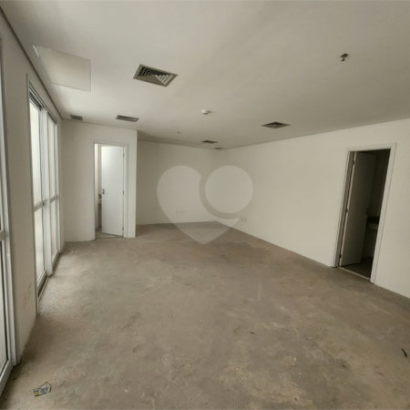 Sala comercial a venda em frente ao Allianz Parque