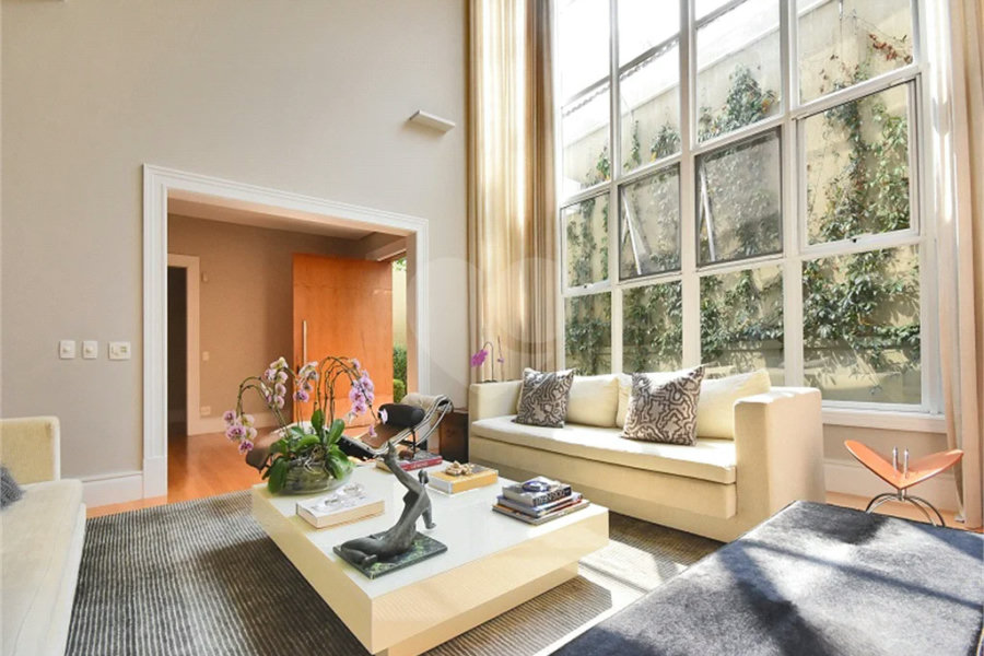 Casa impecável em terreno de 546m2