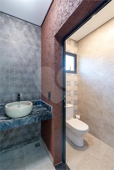 Casa à venda com 4 suítes no condomínio Vale da Santa Fé, Vinhedo - SP