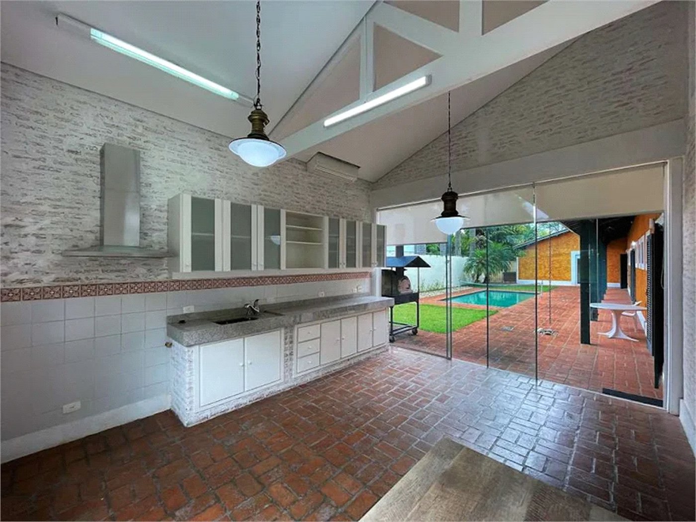 Casa à venda com 4 suítes no condomínio Miollo da Granja, Cotia - SP