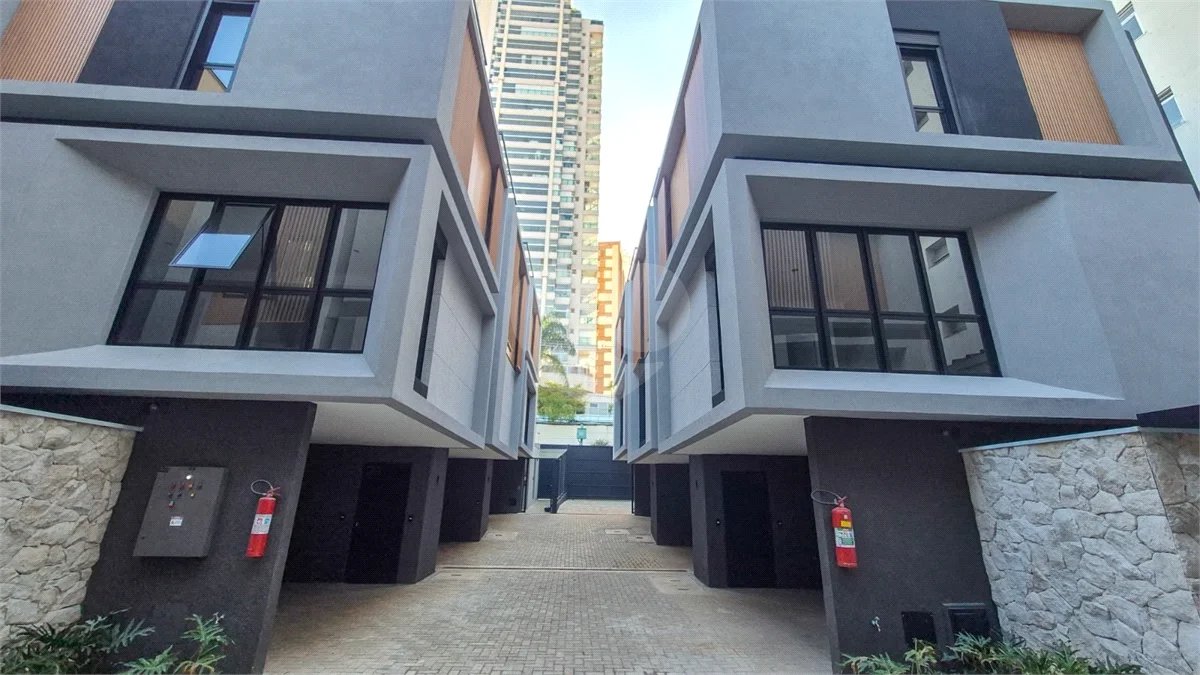 CASA DE CONDOMINIO CUBE TUTOIA/196m2/3Q/1SUITE + ROOFTOP