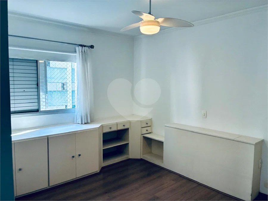 Apartamento de 130m2 à venda com 3 dormitórios e 2 vagas no Campo Belo